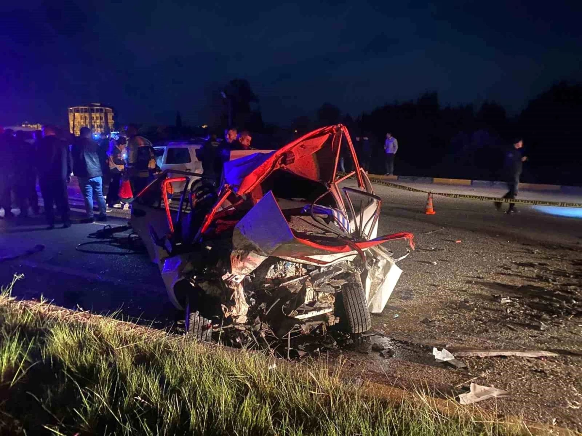 Antalya\'da trafik kazasında 3 kişi hayatını kaybetti