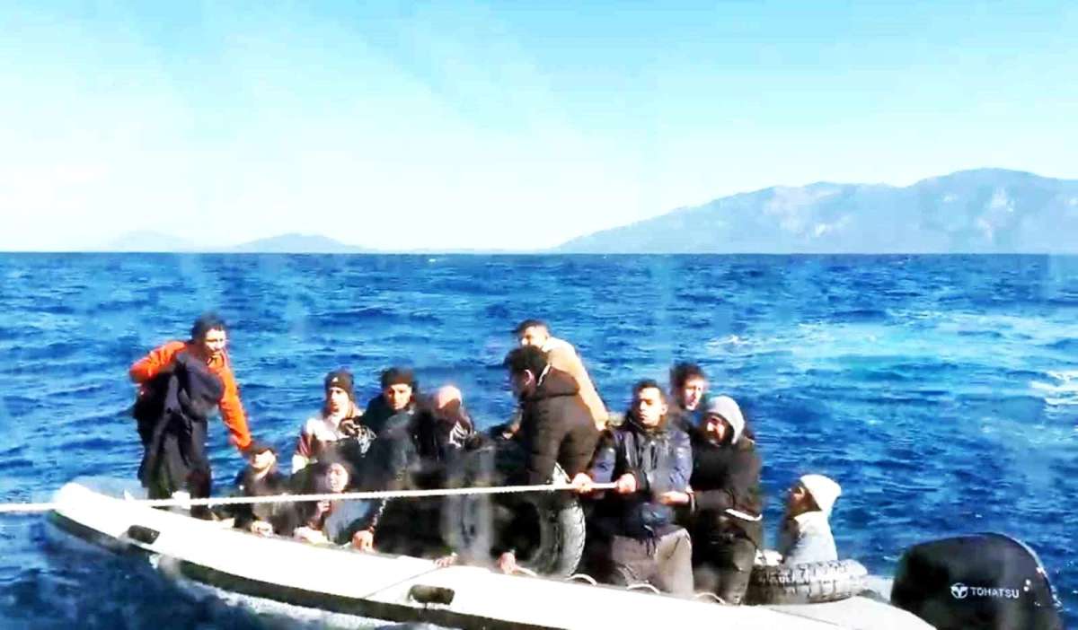 Muğla\'da Sahil Güvenlik ekipleri düzensiz göçmenleri kurtardı