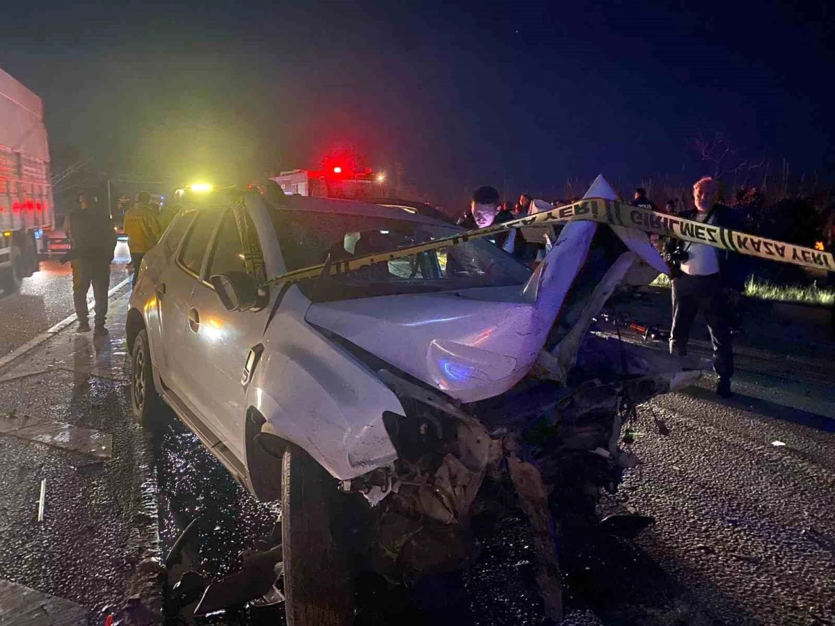 Antalya\'da Zincirleme Trafik Kazasında 3 Kişi Hayatını Kaybetti