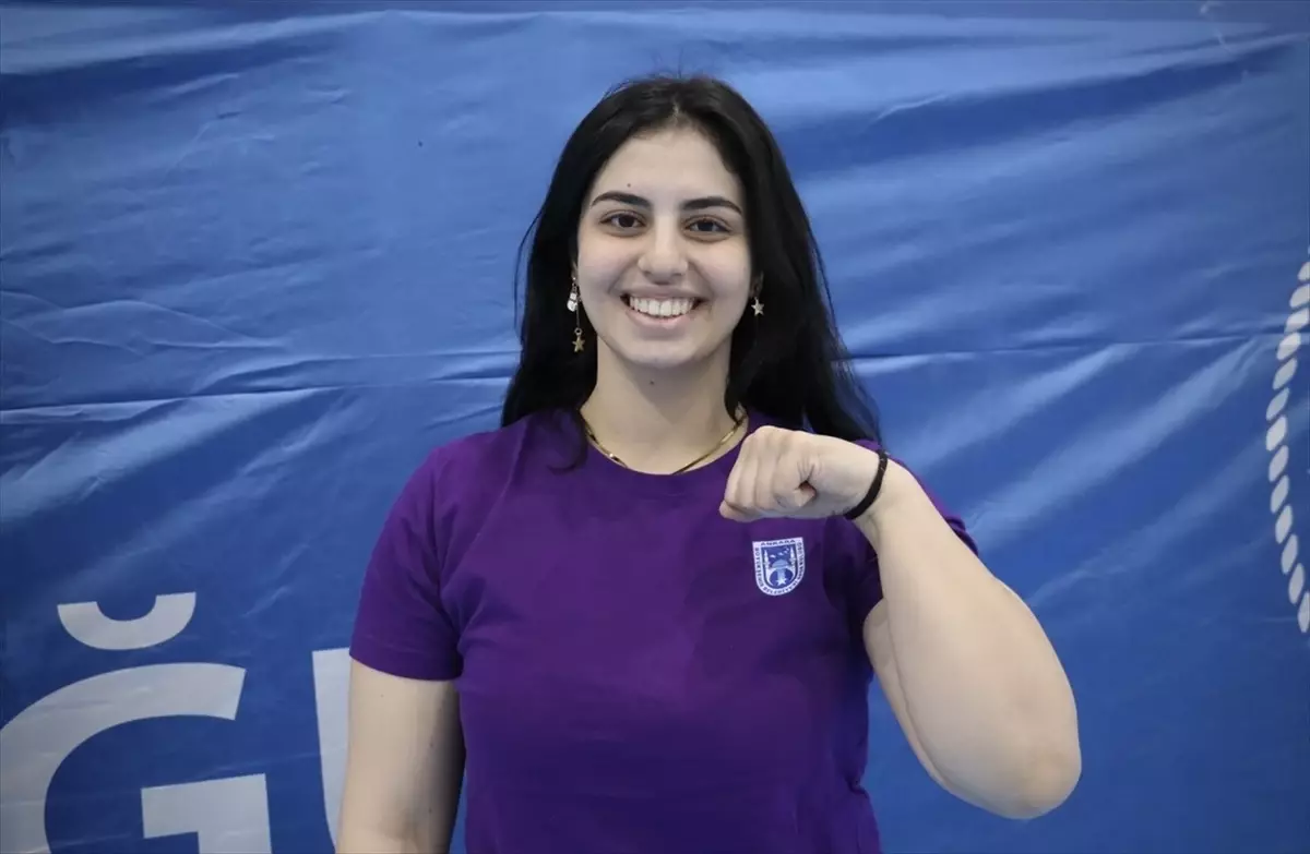 Milli Sporcu Azra Sarı, Yeni Dünya Şampiyonlukları Elde Etmek İstiyor