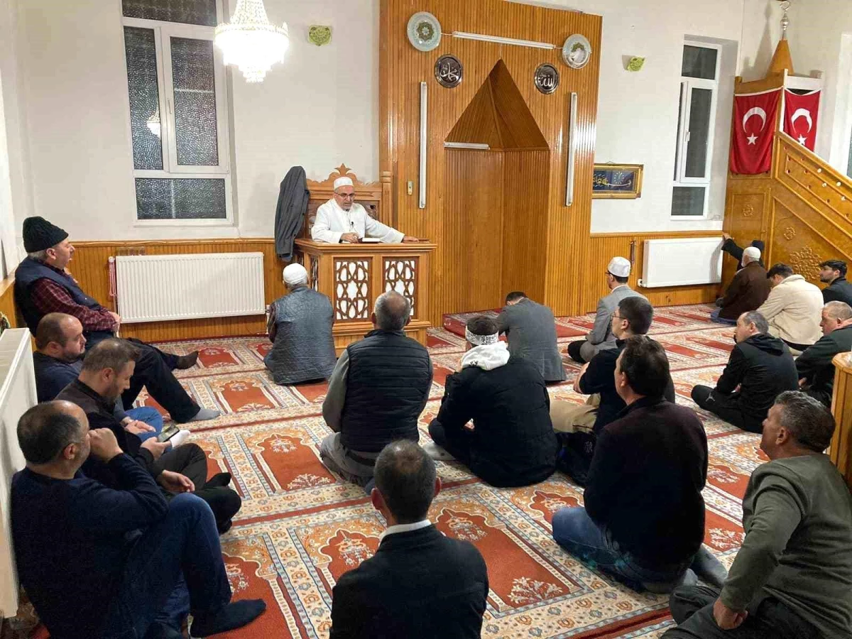 Afyonkarahisar İl Müftüsü Ramazan Ayı Programıyla Emirdağ\'da Cemaatle Buluştu