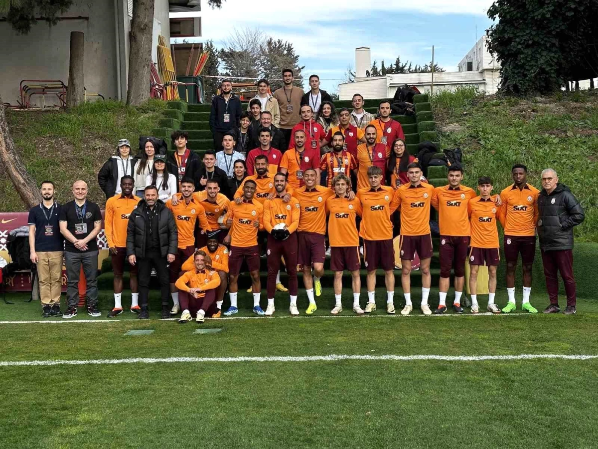 Galatasaray Fan Token Sahipleri, Takımlarını Ziyaret Ederek Birlik Mesajı Verdi