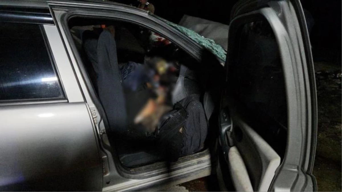Gaziantep\'te kafa kafaya çarpışan otomobillerde 2 kişi hayatını kaybetti, 6 kişi yaralandı