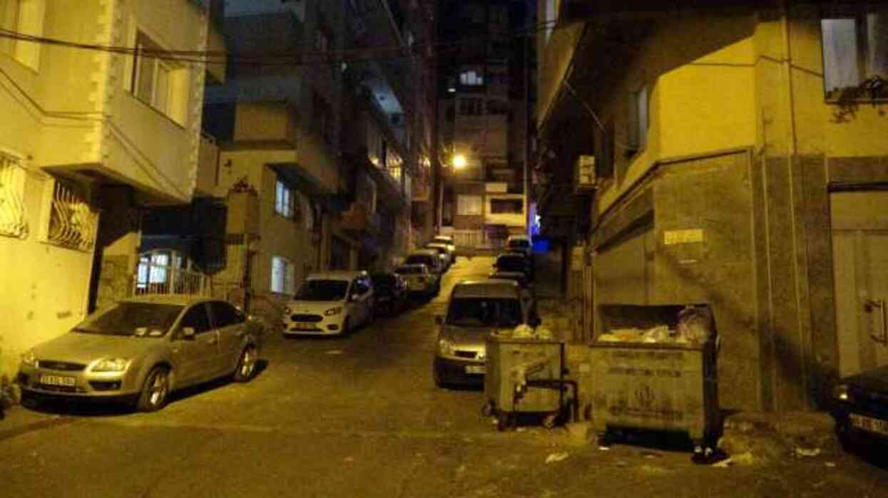 Hırsızlık şüphelilerini evlerine kadar takip edip vuran market sahibinin hırsızlıktan sabıkası çıktı Hırsızlık şüphelilerini evlerine kadar takip edip vuran market sahibinin hırsızlıktan sabıkası çıktı