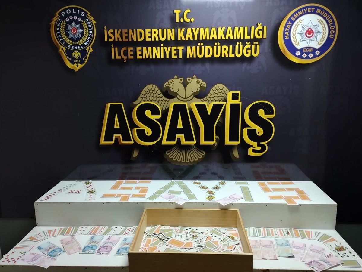 İskenderun\'da kumar oynayan 22 kişiye 141 bin 350 lira ceza