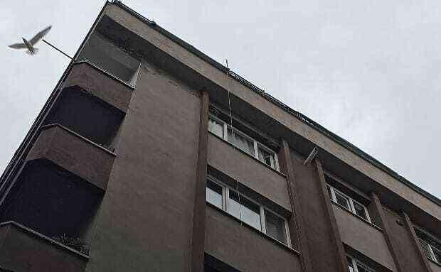 Annesini ve k�z karde�ini �ld�r�p camide intihar etti