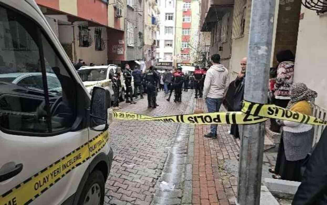 Annesini ve k�z karde�ini �ld�r�p camide intihar etti