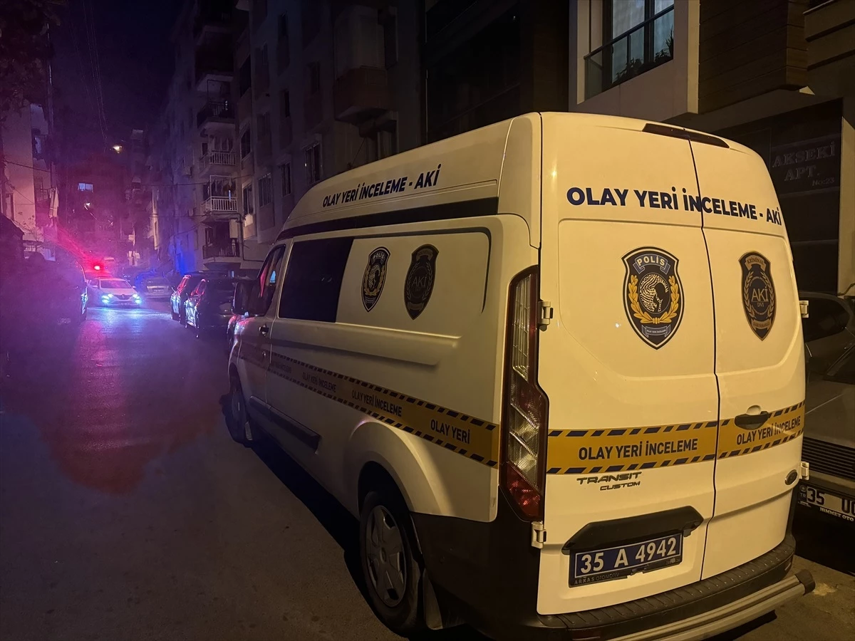 İzmir\'de tekel bayisi sahibi hırsızlık yaptıkları iddiasıyla tartıştığı 2 kişiyi silahla yaraladı