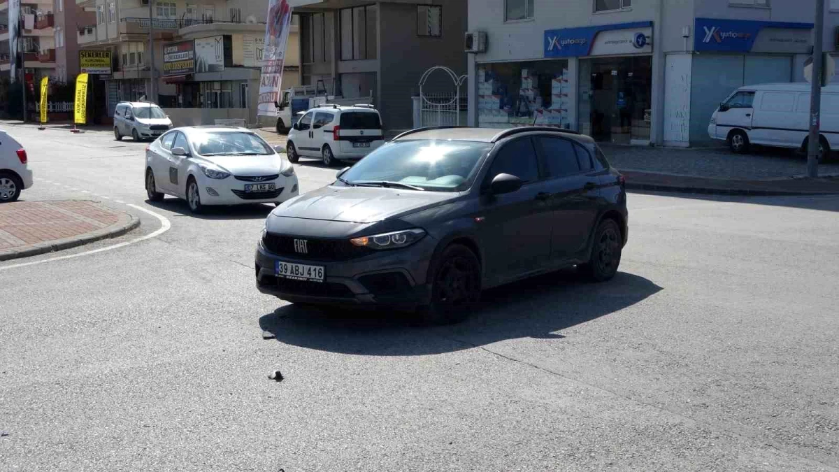 Manavgat\'ta trafik kazası: 2 kişi yaralandı