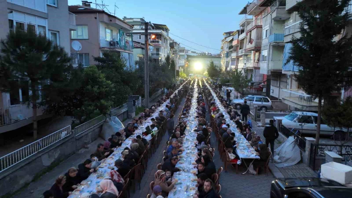 Merkezefendi Belediyesi Sırakapılar Mahallesi\'nde iftar programı düzenledi