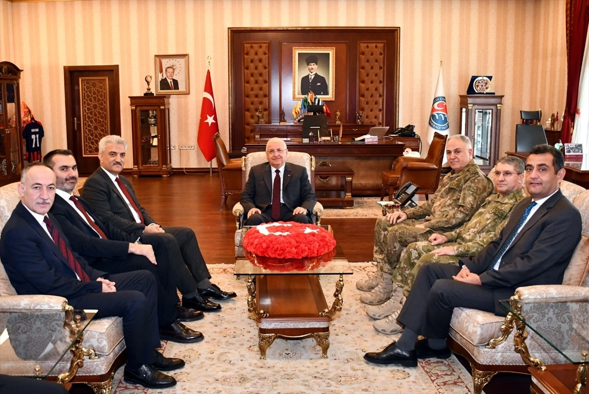 Milli Savunma Bakanı Yaşar Güler, Kırıkkale Valisi Mehmet Makas\'a ziyarette bulundu