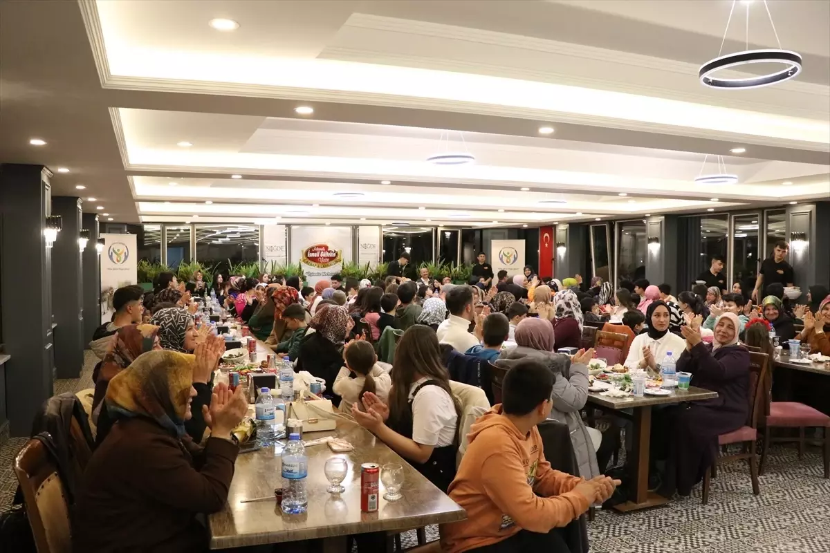 Niğde Belediyesi ve Yetim Eli Derneği, Dünya Yetimler Günü\'nde yetimlere iftar verdi