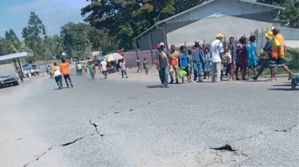 Papua Yeni Gine\'deki 7 büyüklüğündeki depremden can kaybı haberi geldi