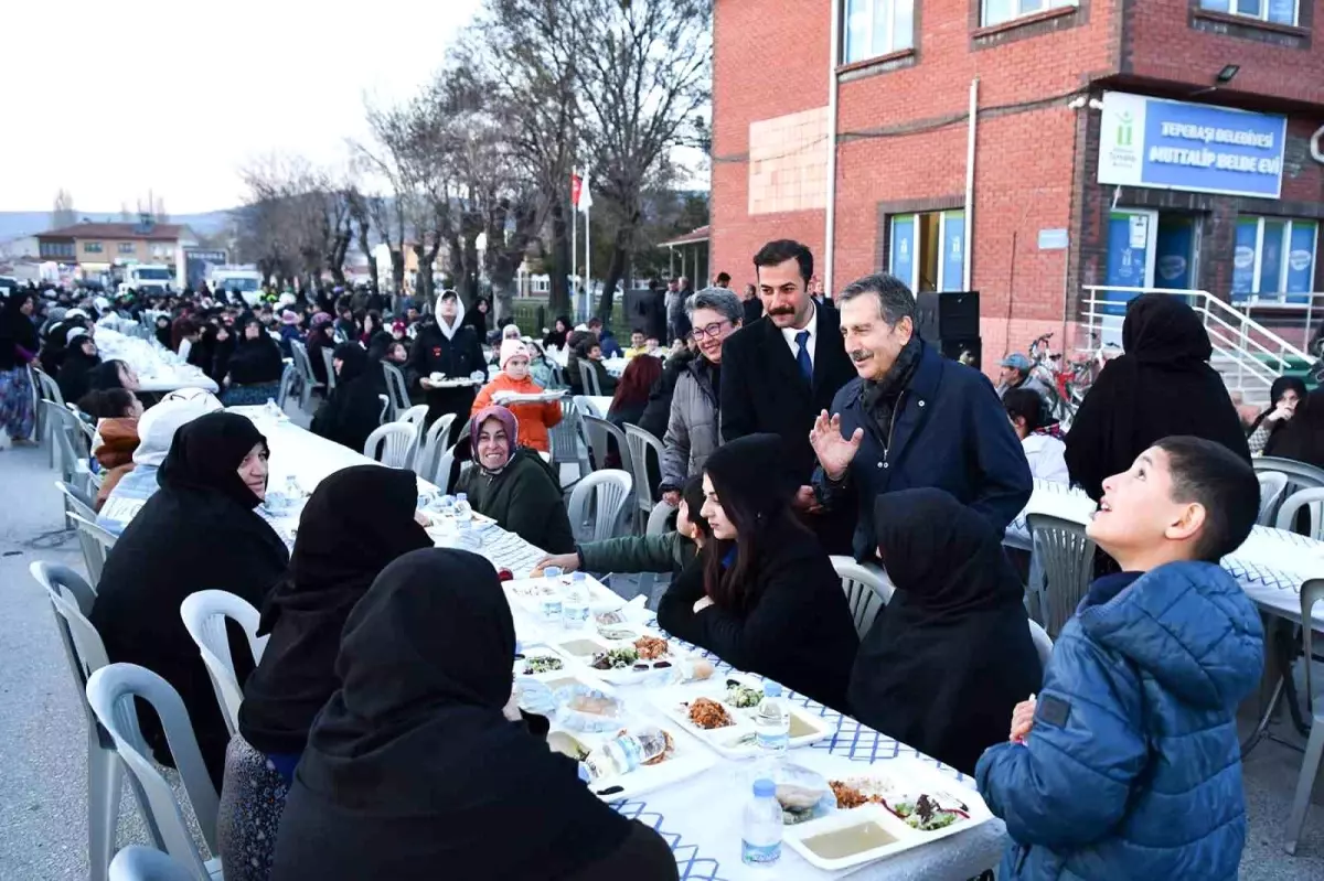 Tepebaşı Belediyesi Muttalip Mahallesi\'nde iftar etkinliği düzenledi