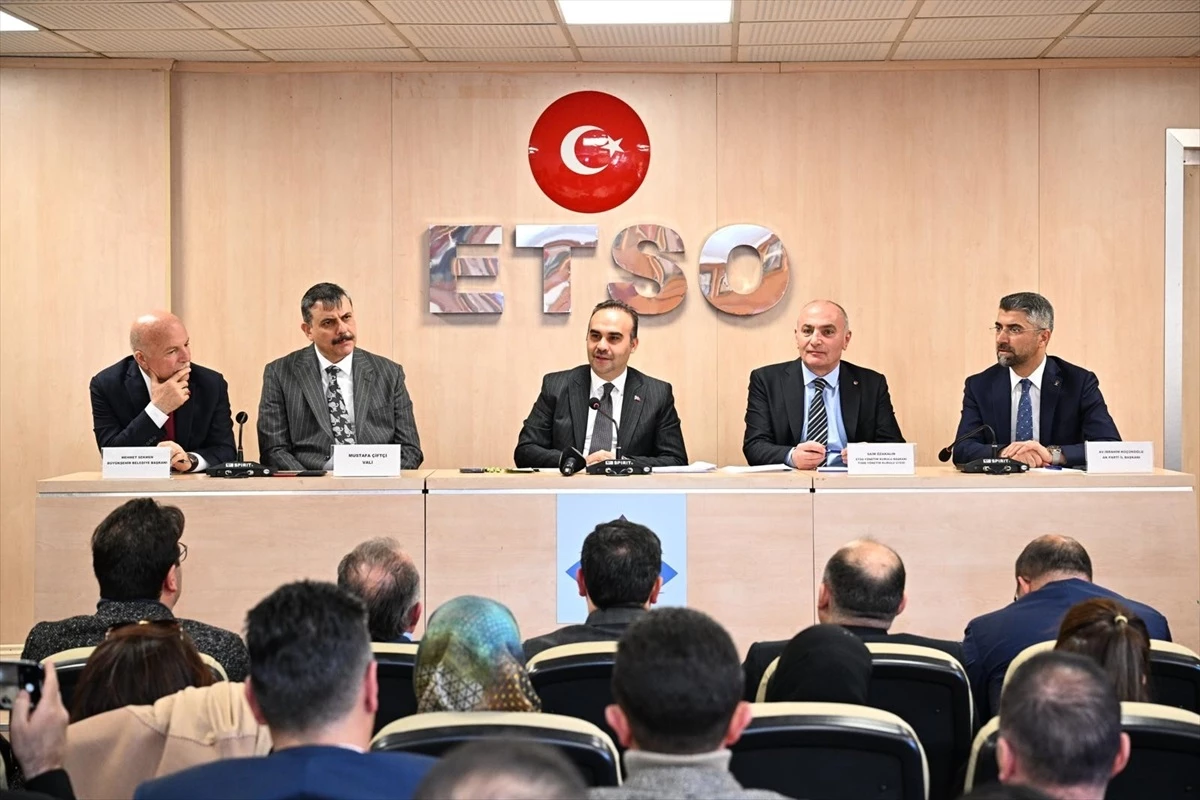 Sanayi ve Teknoloji Bakanı Mehmet Fatih Kacır, Erzurum\'da Ziyaretlerde Bulundu