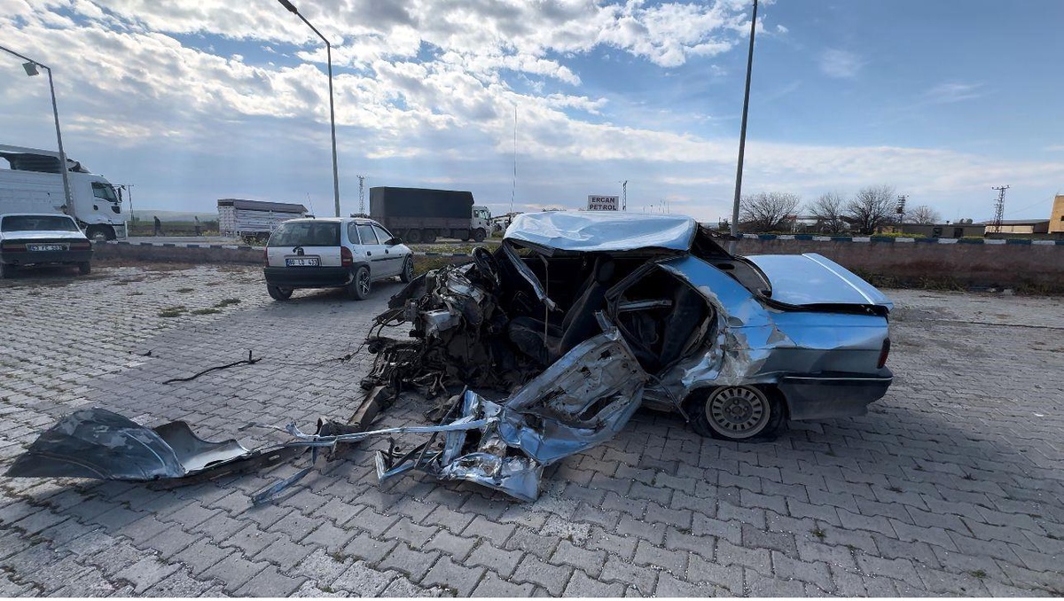 Şanlıurfa\'da feci kaza: 1 ölü, 2 yaralı