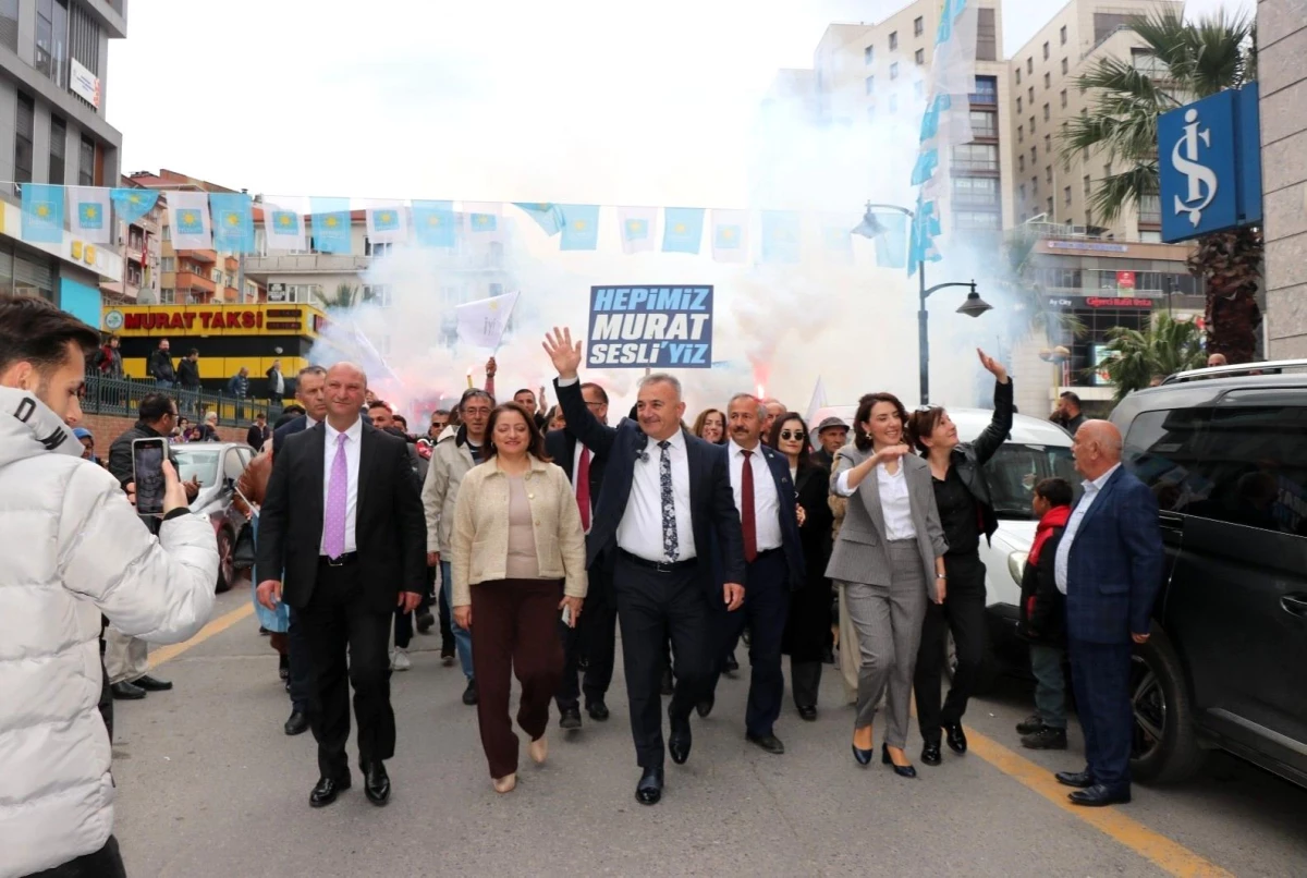 İYİ Parti Kdz. Ereğli Belediye Başkan Adayı Murat Sesli\'nin Seçim Bürosu Açılışına Binlerce Kişi Katıldı