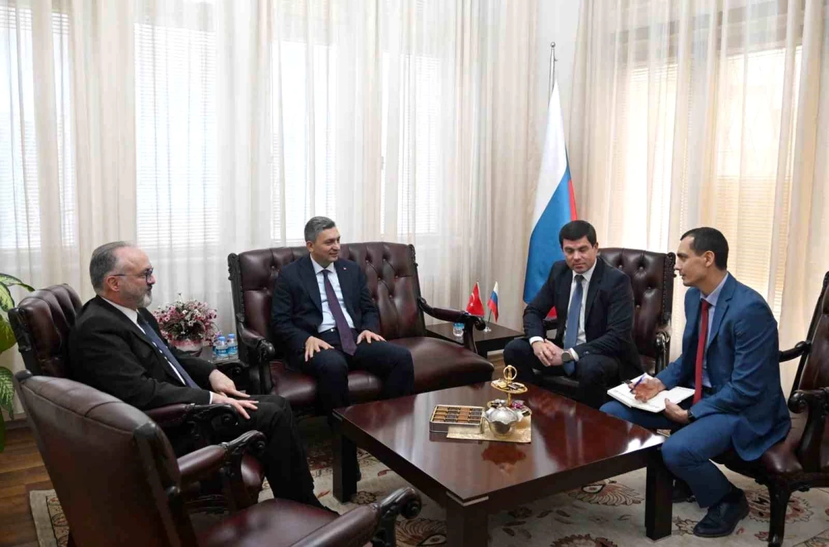 Antalya Valisi Hulusi Şahin, Rusya Antalya Başkonsolosu\'na taziye ziyaretinde bulundu