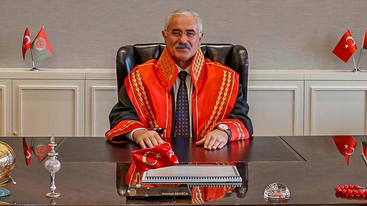 Yargıtay Başkanı Mehmet Akarca\'nın 4 yıllık görev süresi doluyor, başkanlık seçimi için üyeler sandık başında