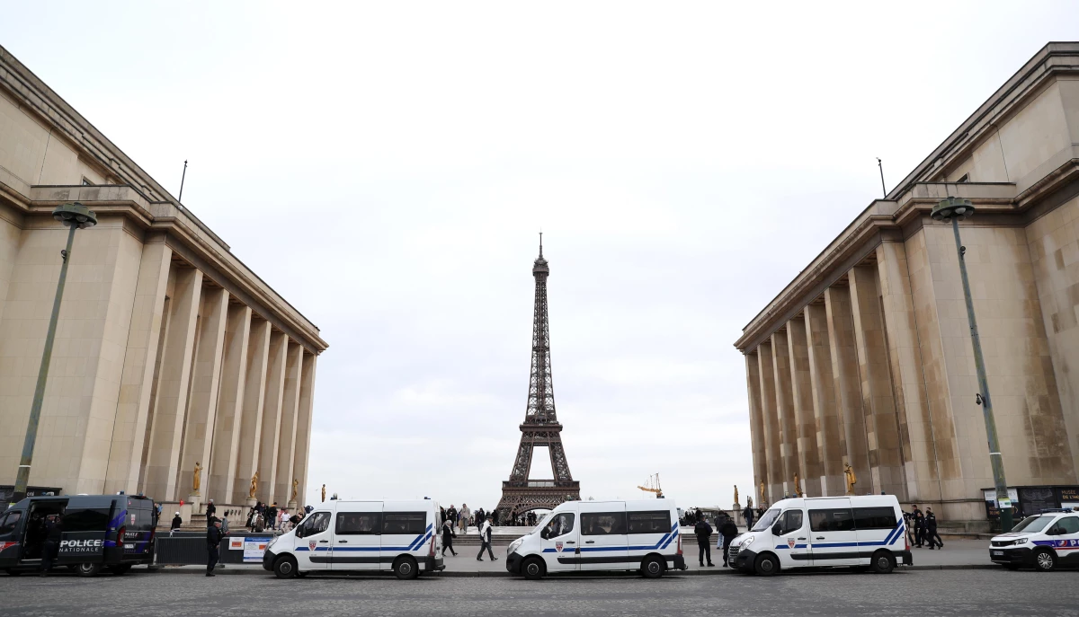 Fransa, terör saldırısı sonrası güvenlik uyarı seviyesini yükseltti