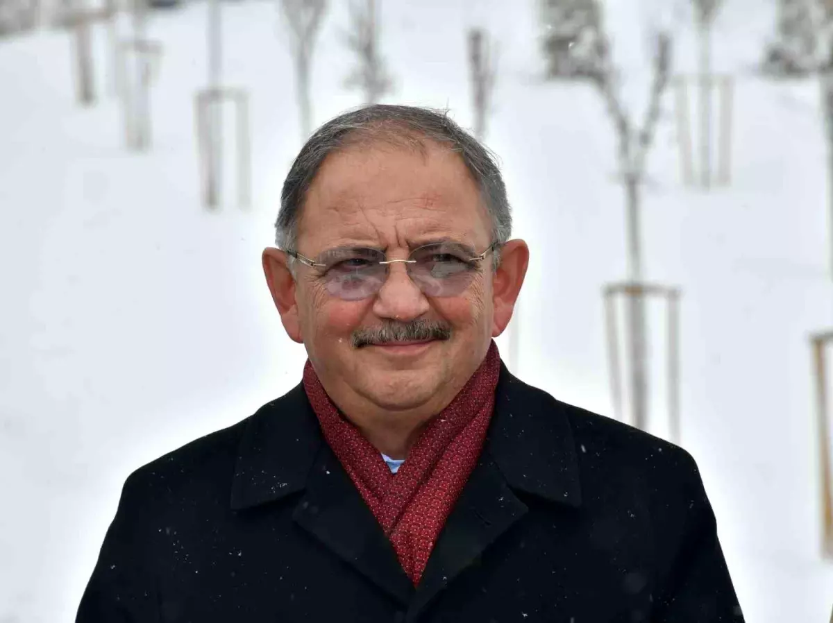 Bakan Özhaseki Ardahan\'da millet bahçesini inceledi