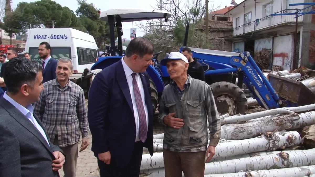 CHP İzmir Büyükşehir Belediye Başkan Adayı Cemil Tugay, Kiraz ziyareti kapsamında köylülerle buluştu
