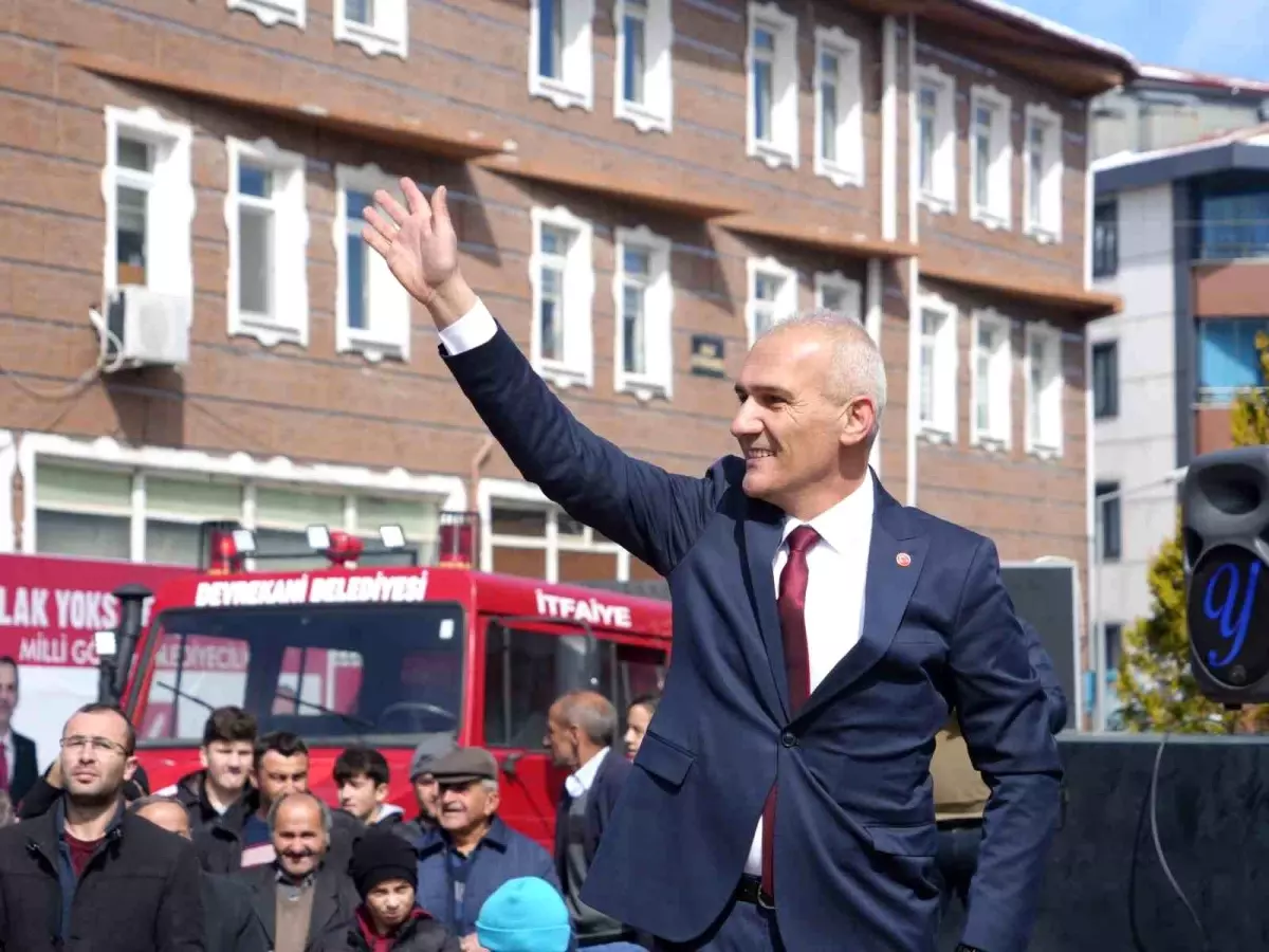 Devrekani Belediye Başkanı Engin Altıkulaç: Hayvanların otladığı ilçe stadını top oynar hale getirdik