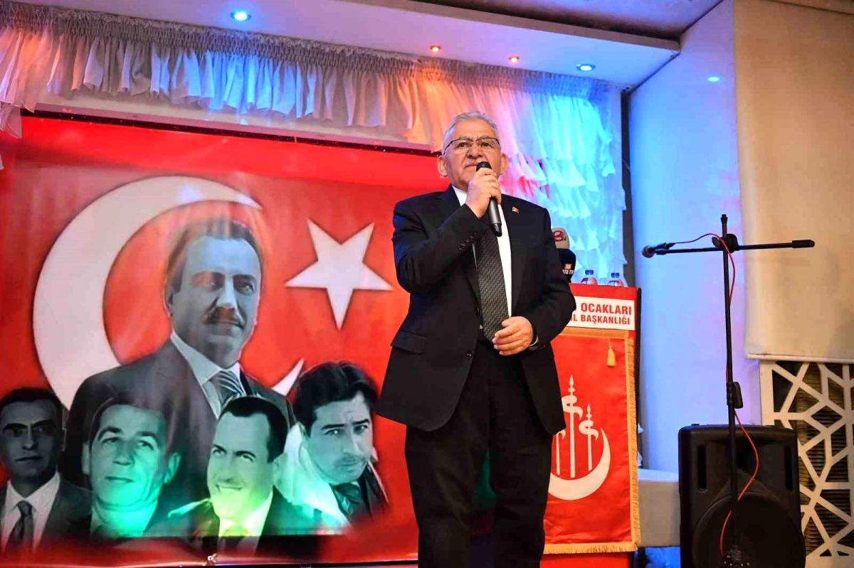 Kayseri Büyükşehir Belediye Başkanı Dr. Memduh Büyükkılıç, Muhsin Yazıcıoğlu\'nu Anma ve Anlama İftar Programı\'na katıldı