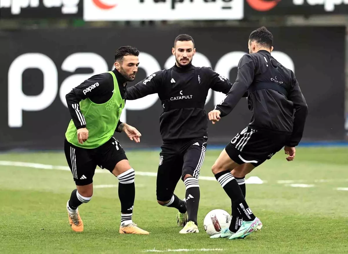 Beşiktaş, RAMS Başakşehir maçı hazırlıklarına antrenmanla devam etti