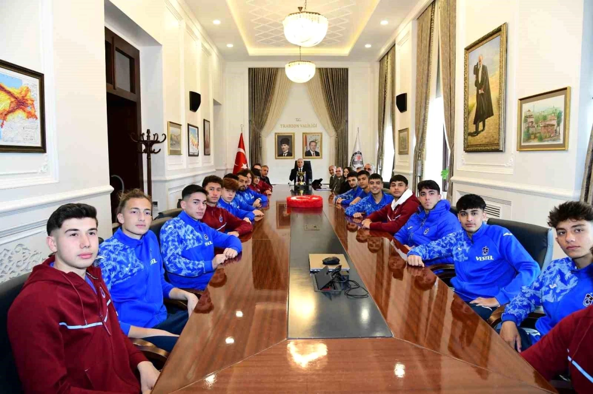 Yavuz Sultan Selim Anadolu Lisesi Futbol Takımı Türkiye Şampiyonu Oldu