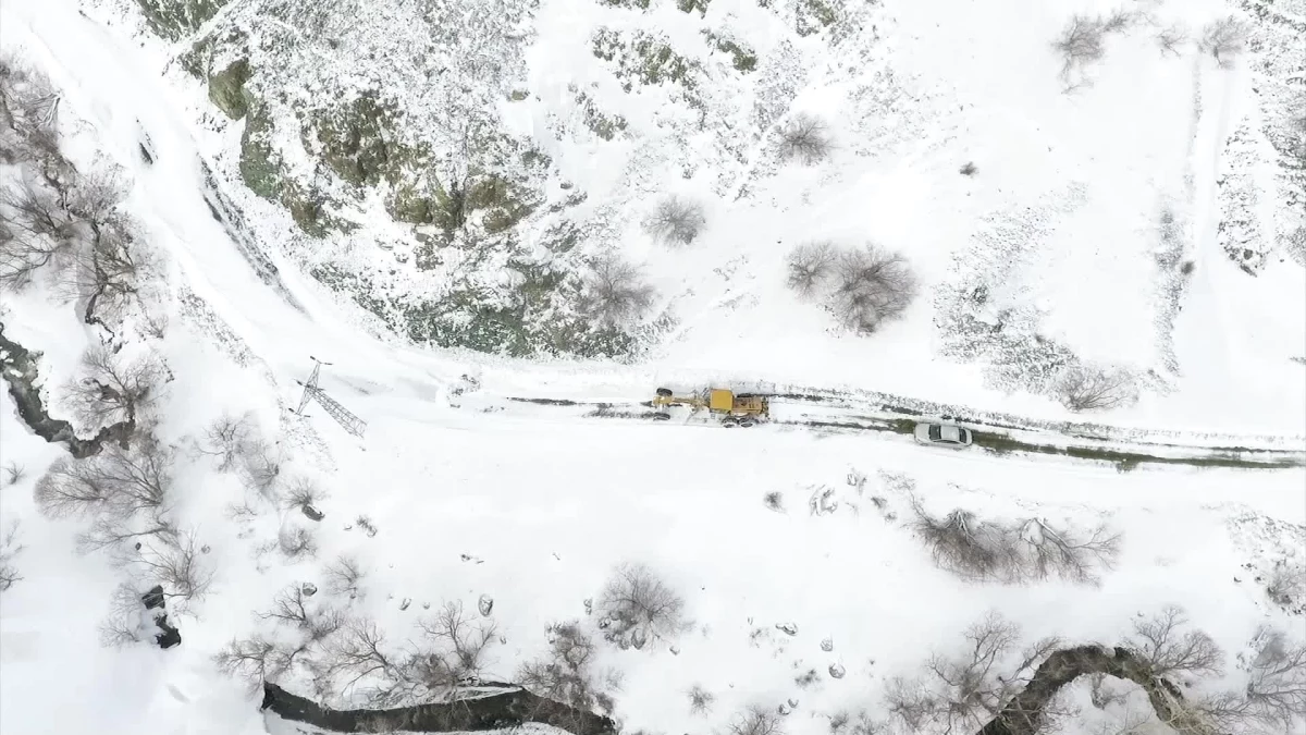 Doğu Anadolu Bölgesinde Kar Yağışı Nedeniyle 196 Yerleşim Alanının Yolları Kapandı