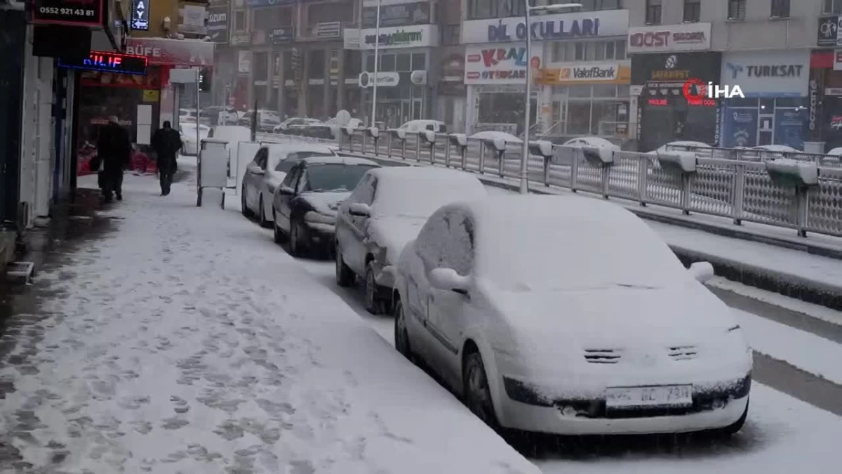 Erzurum\'da kış geri döndü, 196 köy yolu kapalı