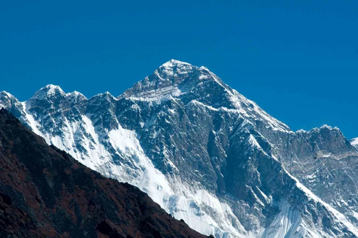 Nepal\'de Dağcılara GPS İzleme Cihazı Zorunluluğu Getirildi