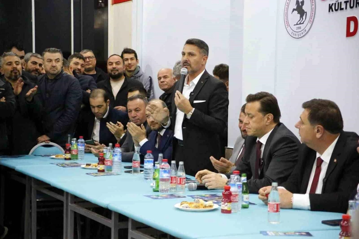 AK Parti Tepebaşı Belediye Başkan Adayı Hamid Yüzügüllü, Samsunlular ve Muşlular Derneklerini ziyaret etti