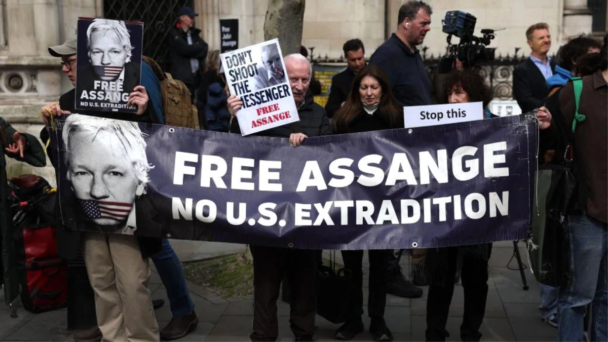 Julian Assange\'ın ABD\'ye iade davası ertelendi