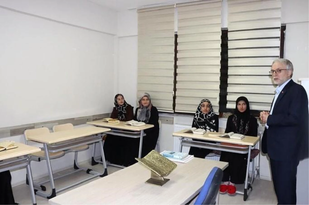 Erzurum Müftülüğü, Karayazı\'da hafızlık yapan öğrencileri ziyaret etti