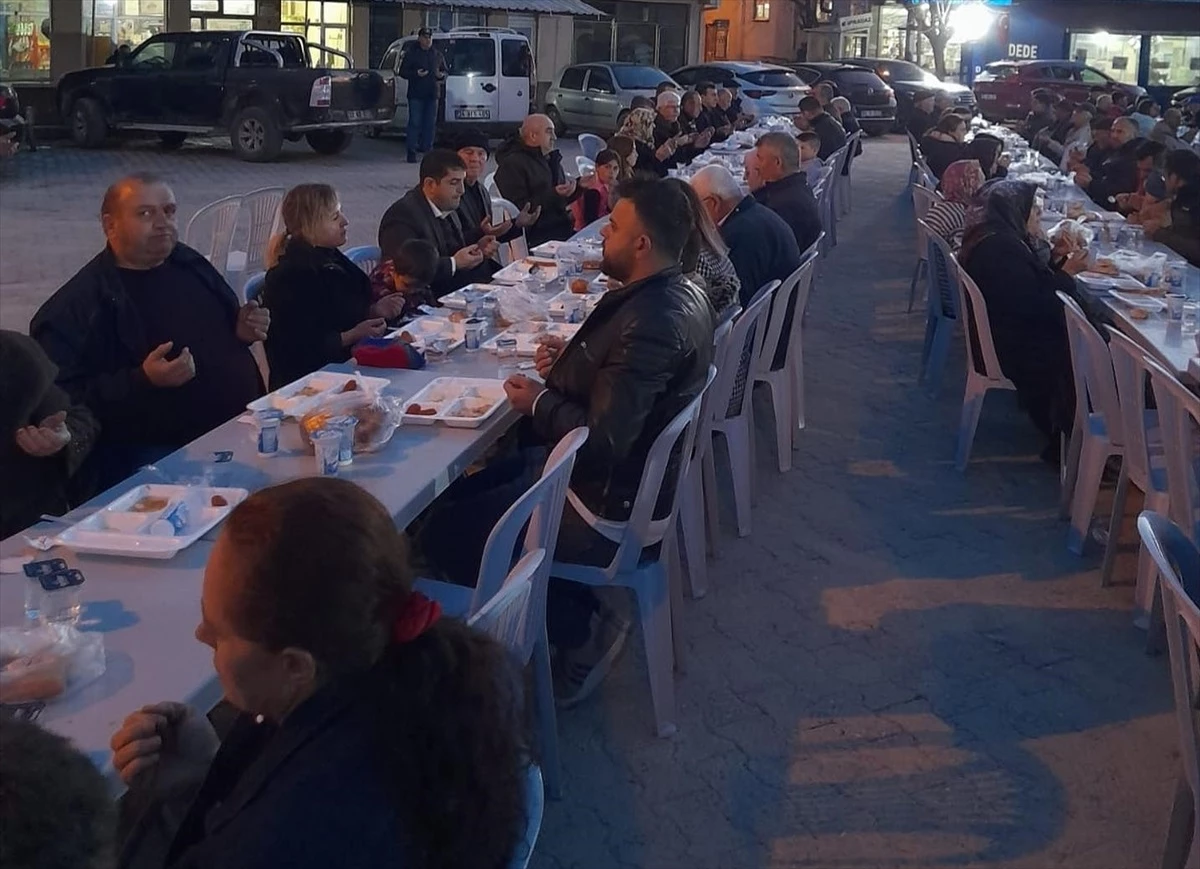 Vize Kaymakamı Sedat Özdemir, Evrenli köyündeki iftar programına katıldı