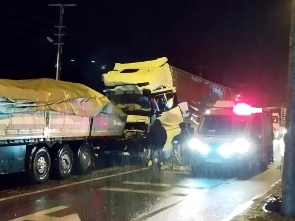 Akşehir\'de zincirleme trafik kazası: 1 ölü, 3 yaralı