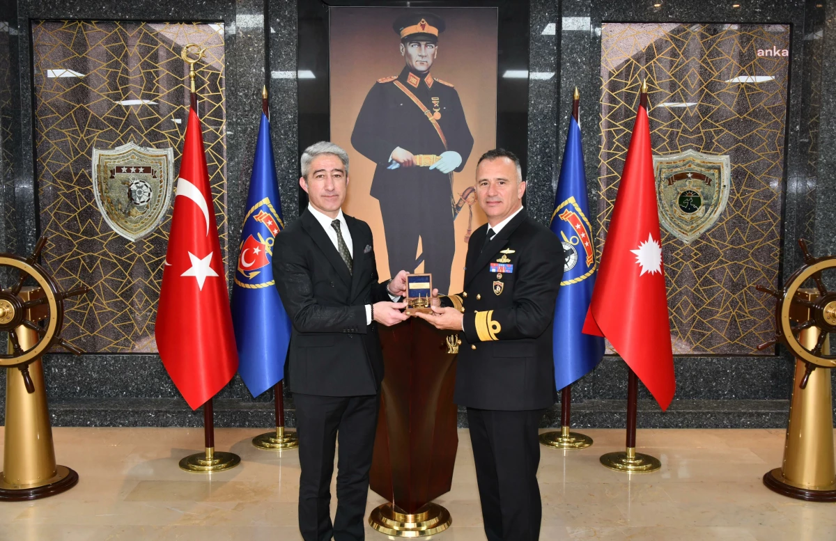 Marmaris Belediye Başkanı Mehmet Oktay, Marmaris Kaymakamı ve Aksaz Deniz Üs Komutanı\'yla buluştu