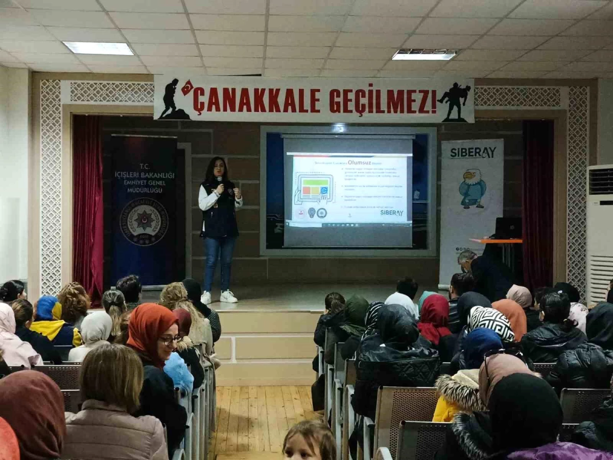 Samsun\'da polisler okulda velilere yasa dışı bahis konusunda bilgilendirme semineri verdi