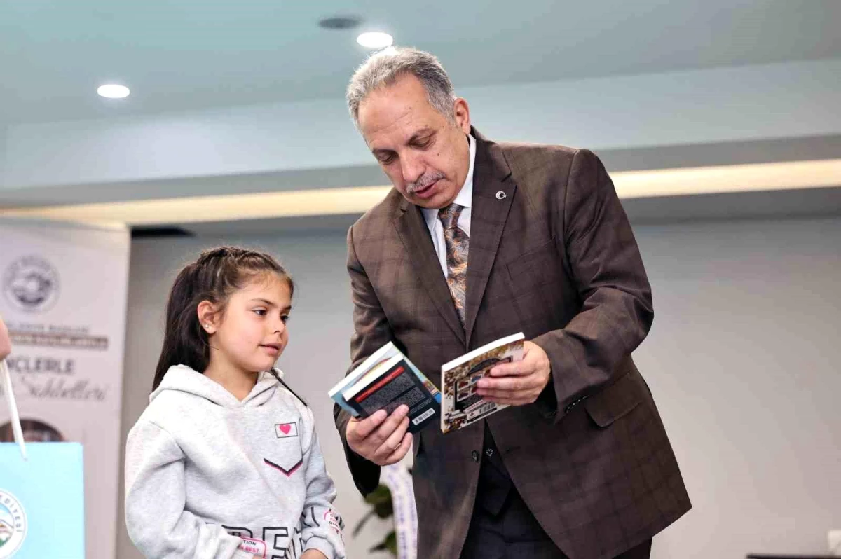 Talas Belediyesi 60. Kütüphane Haftası\'nda kitap kurtlarına ödül verdi
