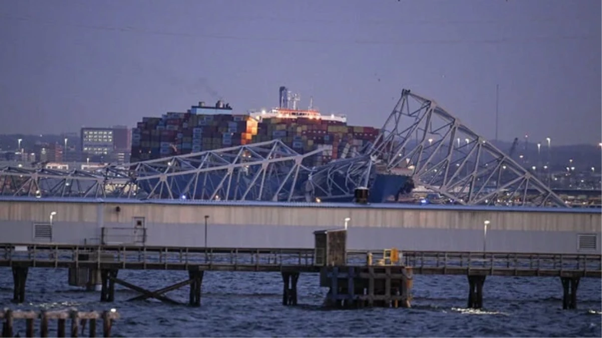 ABD\'de geminin çarpması sonucu yıkılan köprüden nehre düşen 6 kişi için umutlar tükendi
