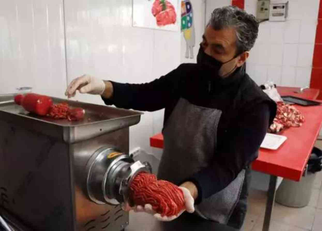 Adana Kasaplar Odası Başkanı: At eti sulu olur, pişirdiğinizde suyu mangalı söndürür Adana Kasaplar Odası Başkanı: At eti sulu olur, pişirdiğinizde suyu mangalı söndürür