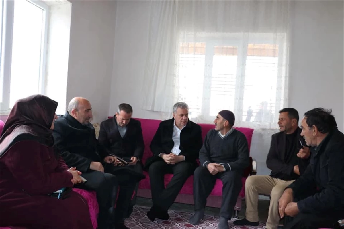 AK Parti Milletvekili Ejder Açıkkapı, Baskil\'de şehit ailesini ziyaret etti