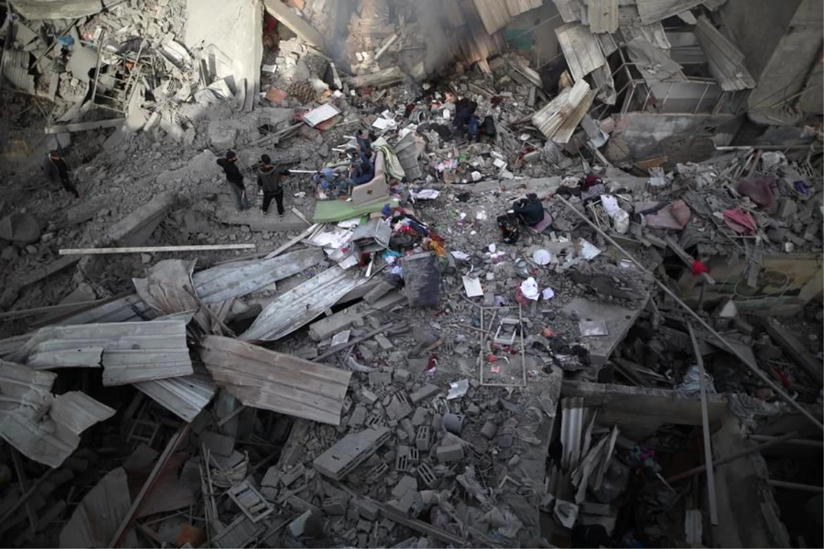 Gazze\'deki İsrail saldırılarında ölen Filistinlilerin sayısı 32.414\'e yükseldi