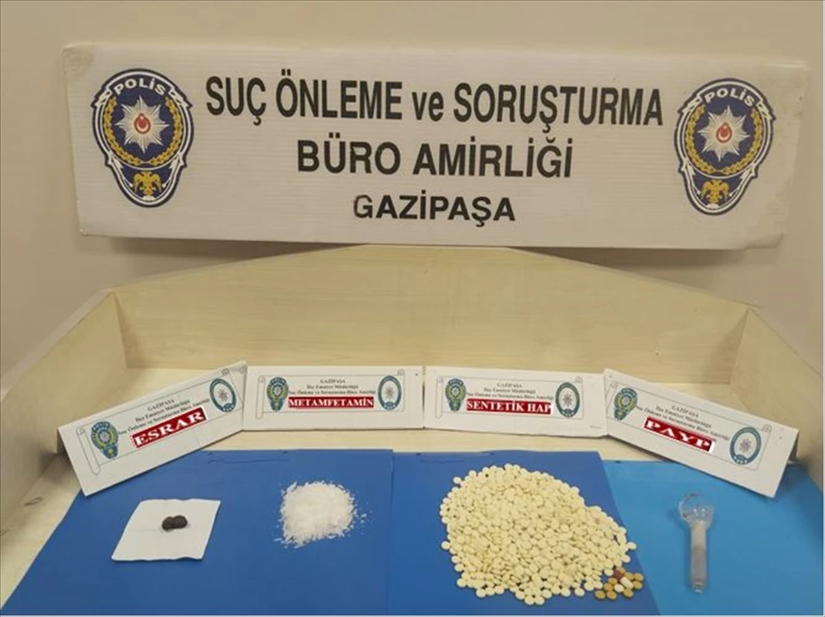 Antalya\'da Uyuşturucu Operasyonu: 10 Tutuklama