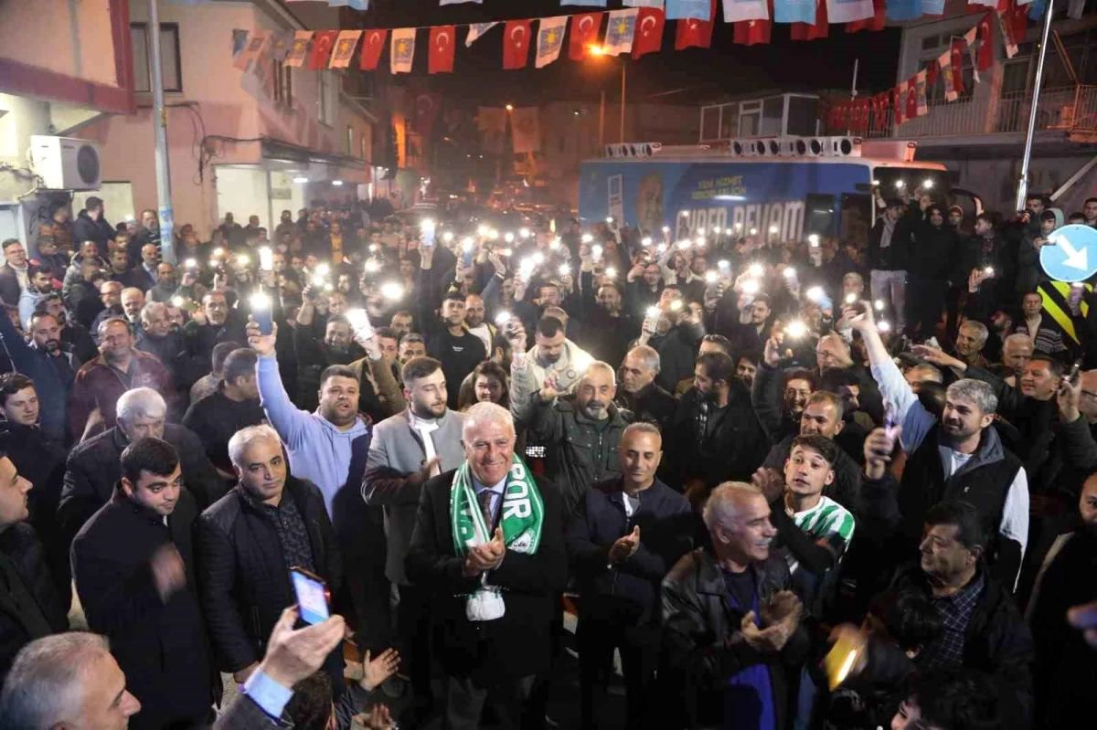 Efeler Belediye Başkanı Mehmet Fatih Atay, Ovaeymir Mahallesi\'nde Kitap Kafe açma sözü verdi