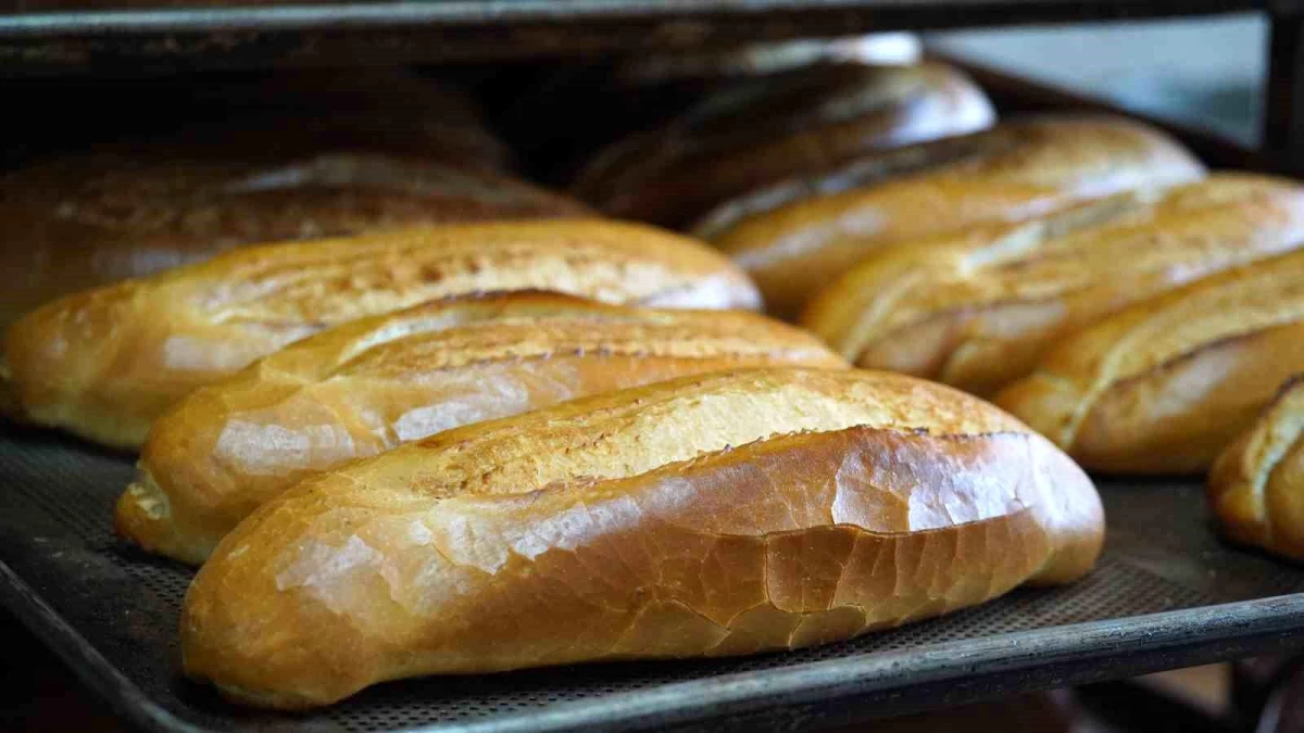 Tarsus Belediyesi Ramazan Ayı\'nda Ekmeği 1 TL\'ye Vatandaşa Ulaştırıyor