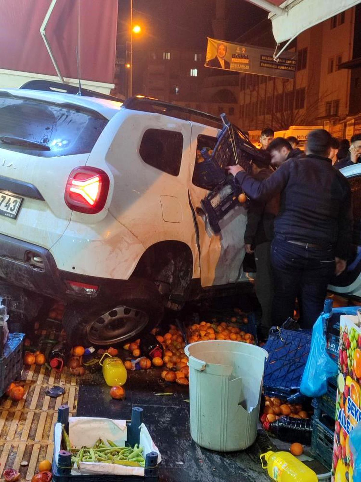 Diyarbakır Bismil\'de Manava Daldı: 1 Yaralı