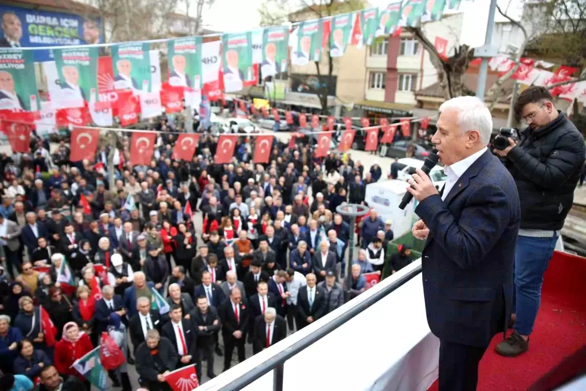 Mustafa Bozbey\'in Yenişehir Heykel Meydanı\'ndaki Halk Buluşması Mitinge Dönüştü